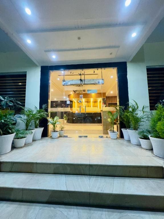 HOTEL Grand JAGDISH RESIDENCY - View 4