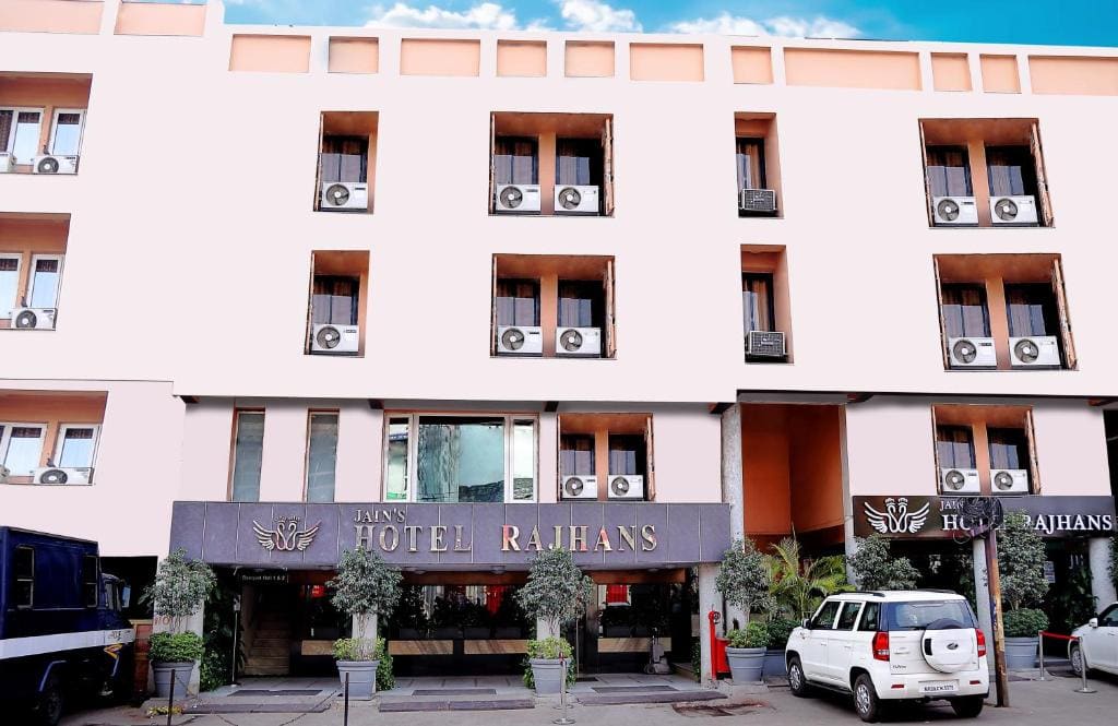 Jain's Hotel Rajhans - Main view