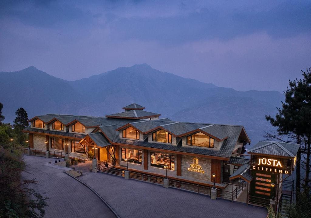 juSTa Cliffend Resort & Spa, Mashobra - Main view