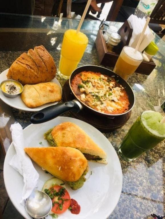 Hotel Khusbu Residency, Green Park Market, South Delhi — Vue 4