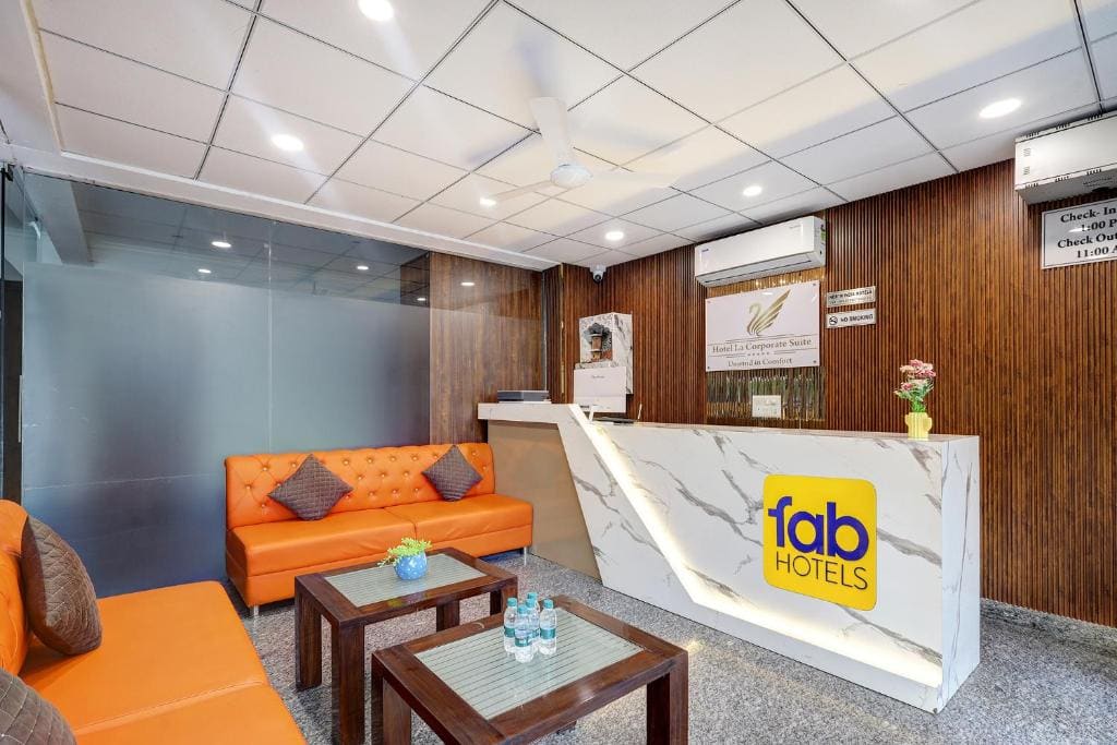 FabHotel La Corporate Suite - व्यू 7