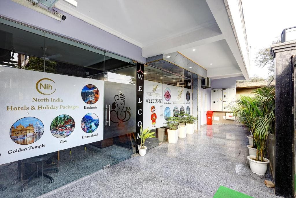 FabHotel La Corporate Suite - View 6