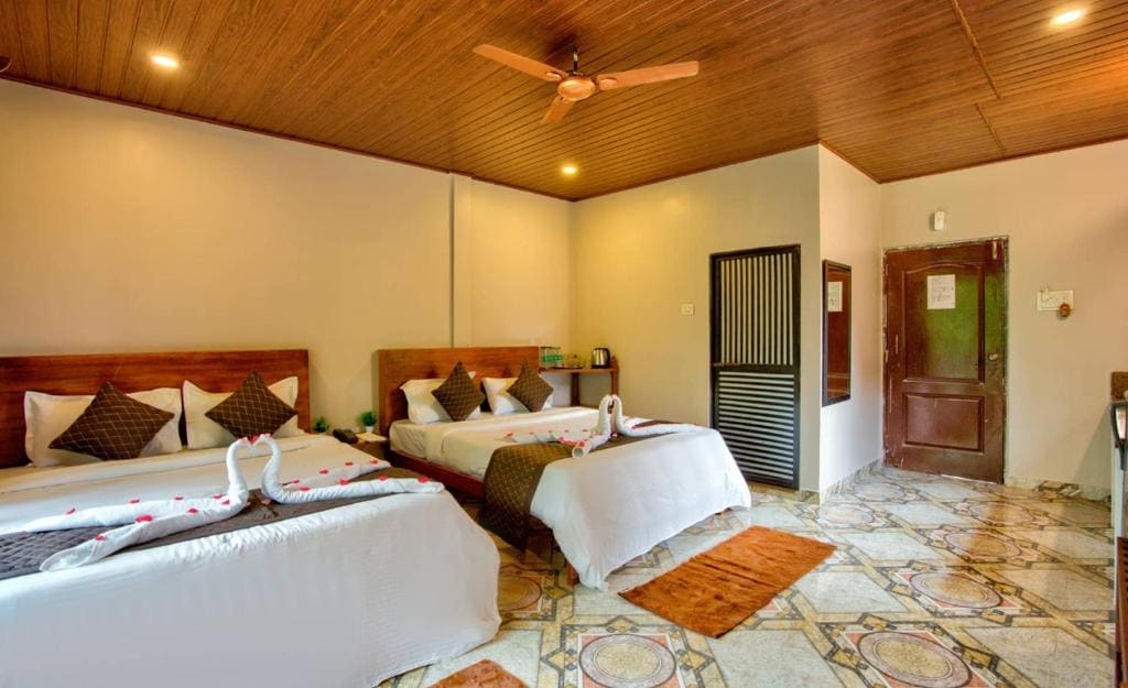 La Roca Inn - View 2