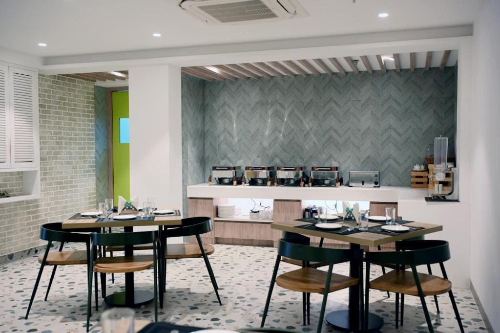 Hotel Le Roi Express Karol Bagh - View 5