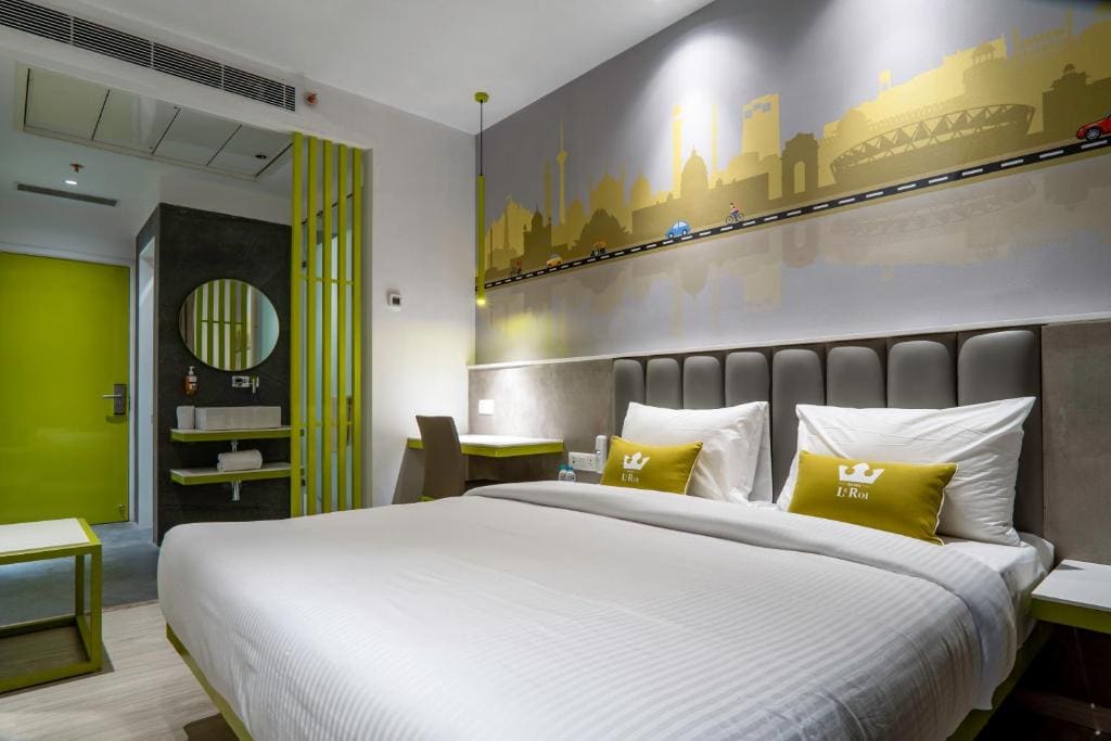 Hotel Le Roi Express Karol Bagh - View 2