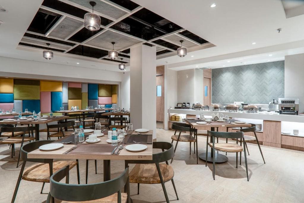 Hotel Le Roi Express Karol Bagh - View 3