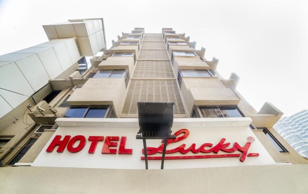 Hotel Lucky Bandra - Main view