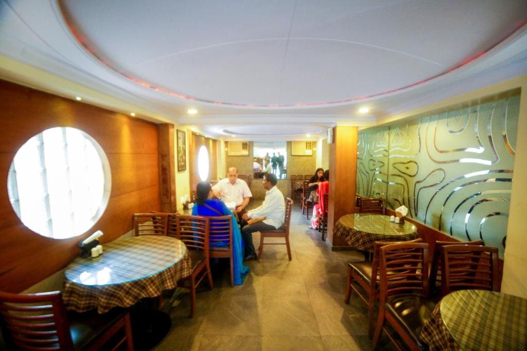 Hotel Lucky Bandra - View 5