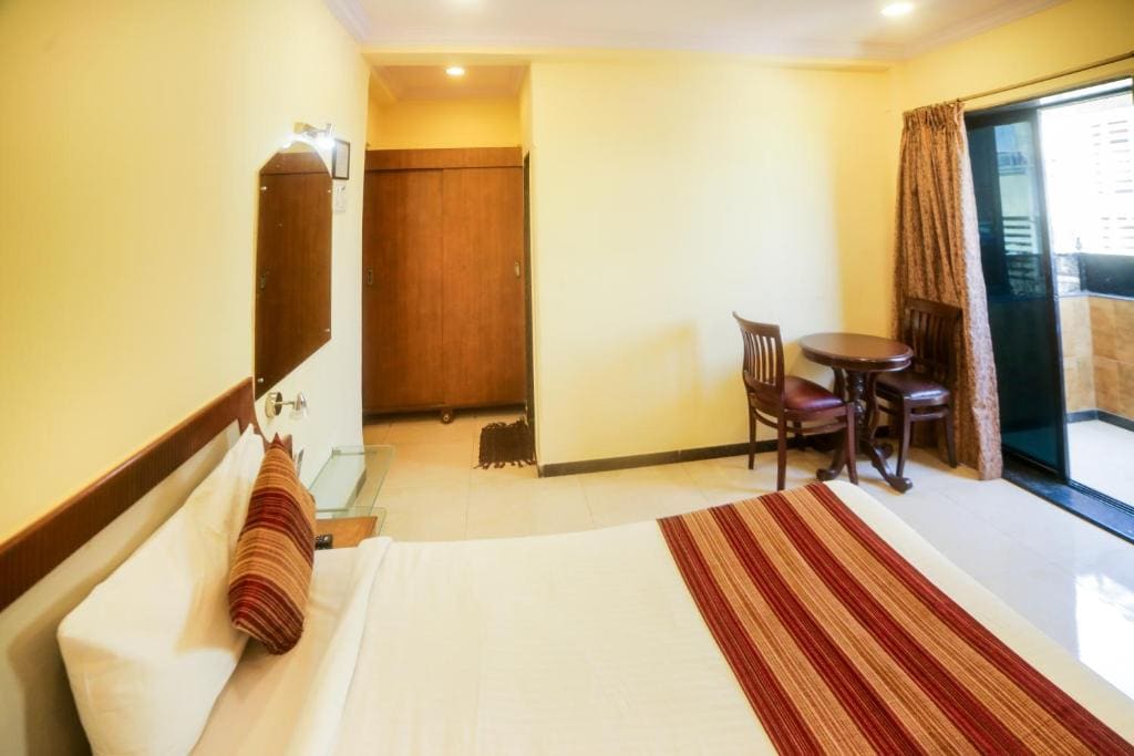 Hotel Lucky Bandra - View 2