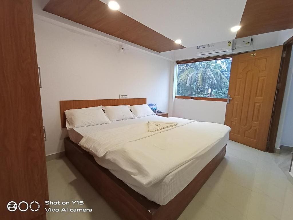 Hotel Magnet - View 2