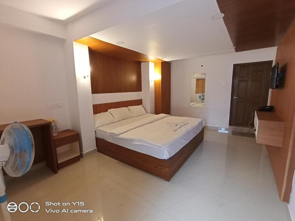 Hotel Magnet - Main view