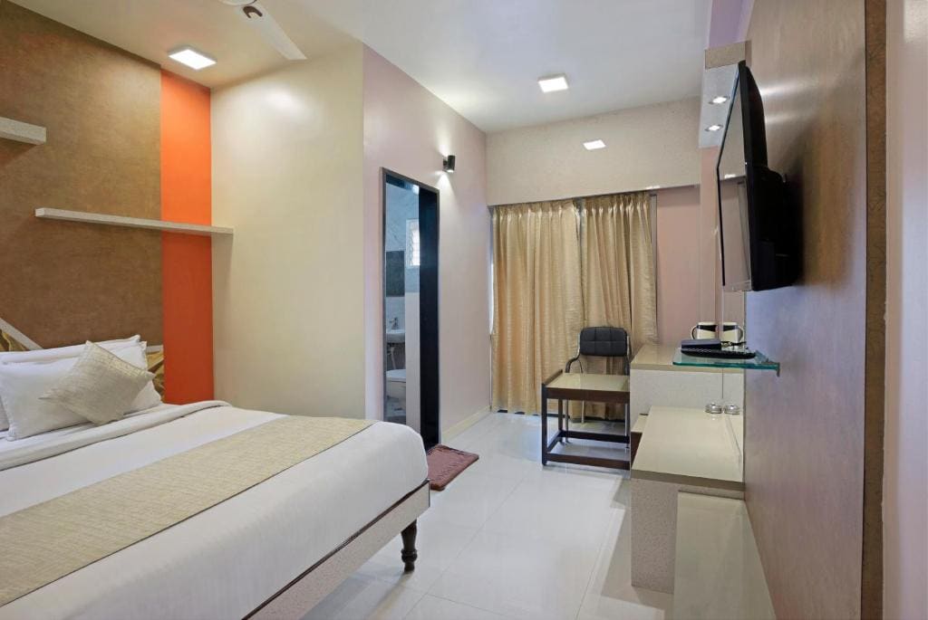 Mannars Deluxe Lodge - View 2