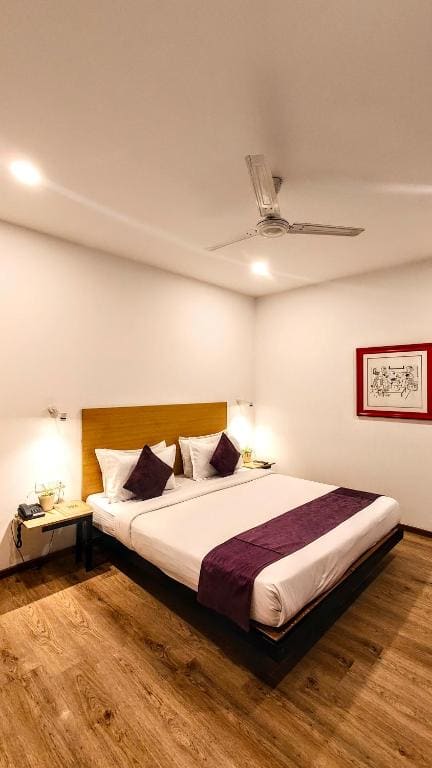 Hotel Mavens White Artemis Hospital Road Sector 52 Gurgaon - View 6