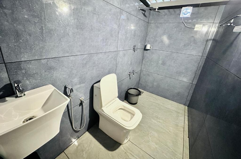 Mistyloft by East West - View 5
