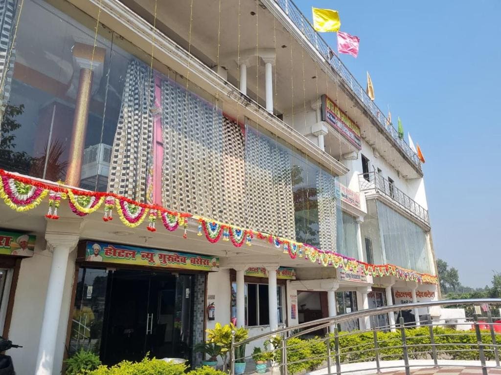 Hotel New Gurudeo Basera And Family Restaurant - View 7
