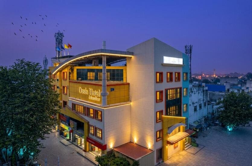 Oasis Inn - Main view