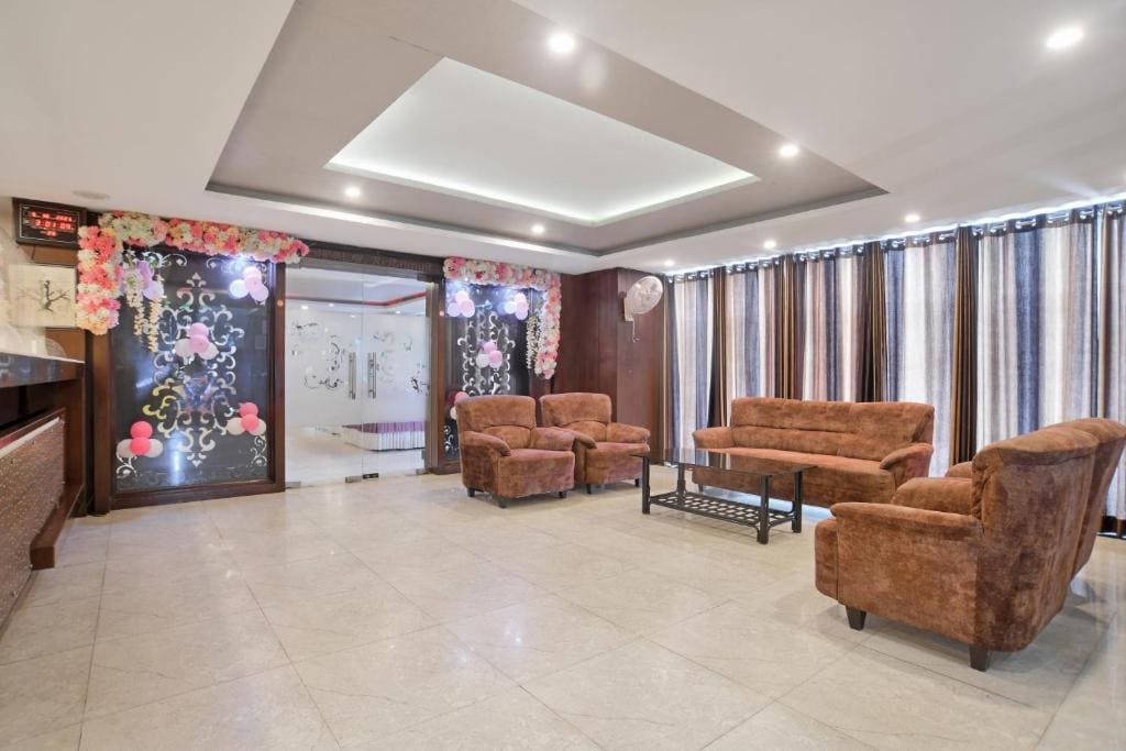 Super Townhouse Divya Palace - View 4