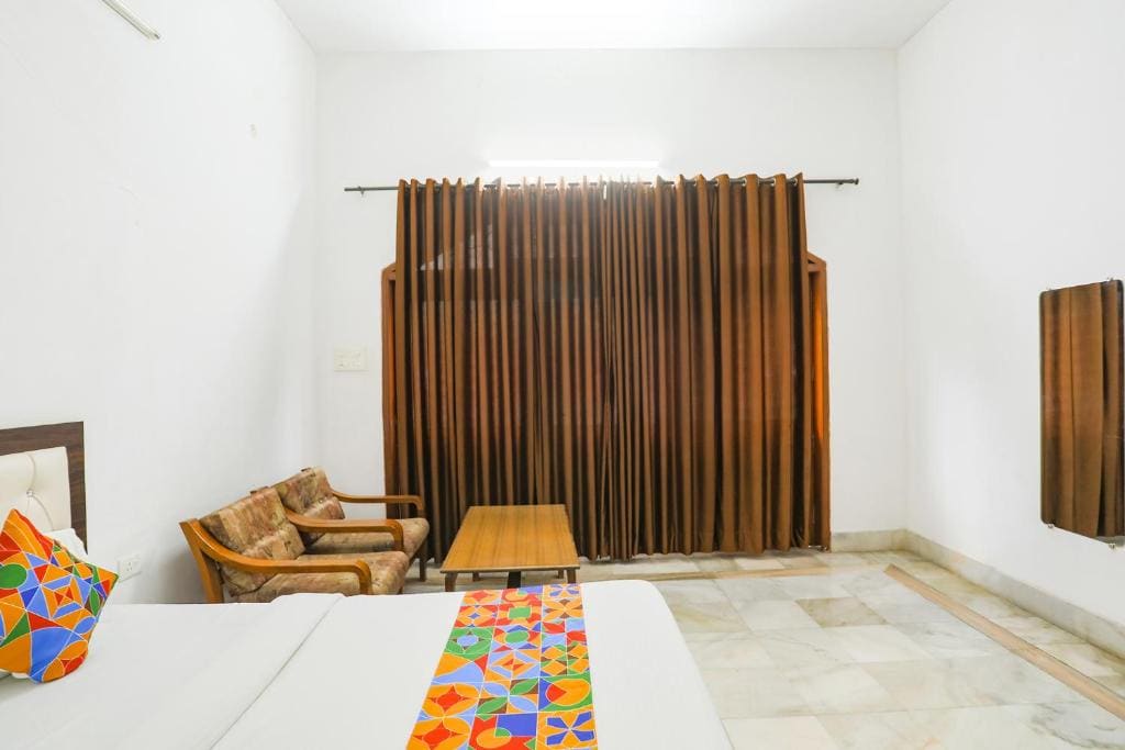 Via Prashansa Palace - Nr Banaras Railway Station - View 4