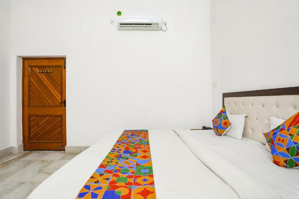 Via Prashansa Palace - Nr Banaras Railway Station - View 5
