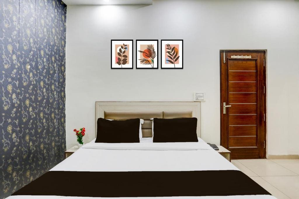 Hotel O Lohgarh Road Zirakpur Formerly JB Plaza - View 6