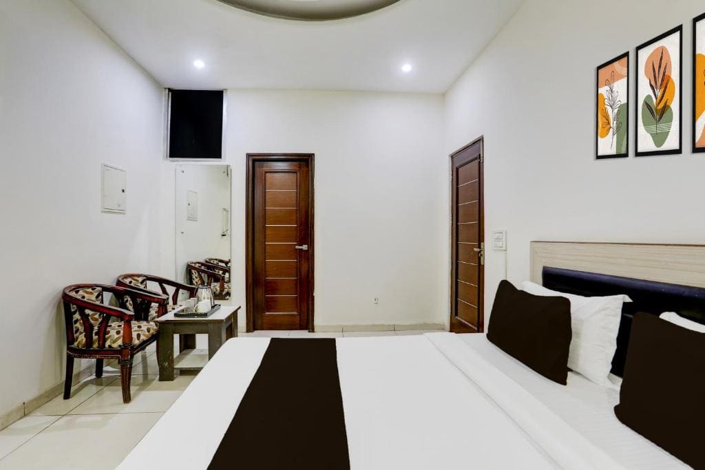 Hotel O Lohgarh Road Zirakpur Formerly JB Plaza - View 5