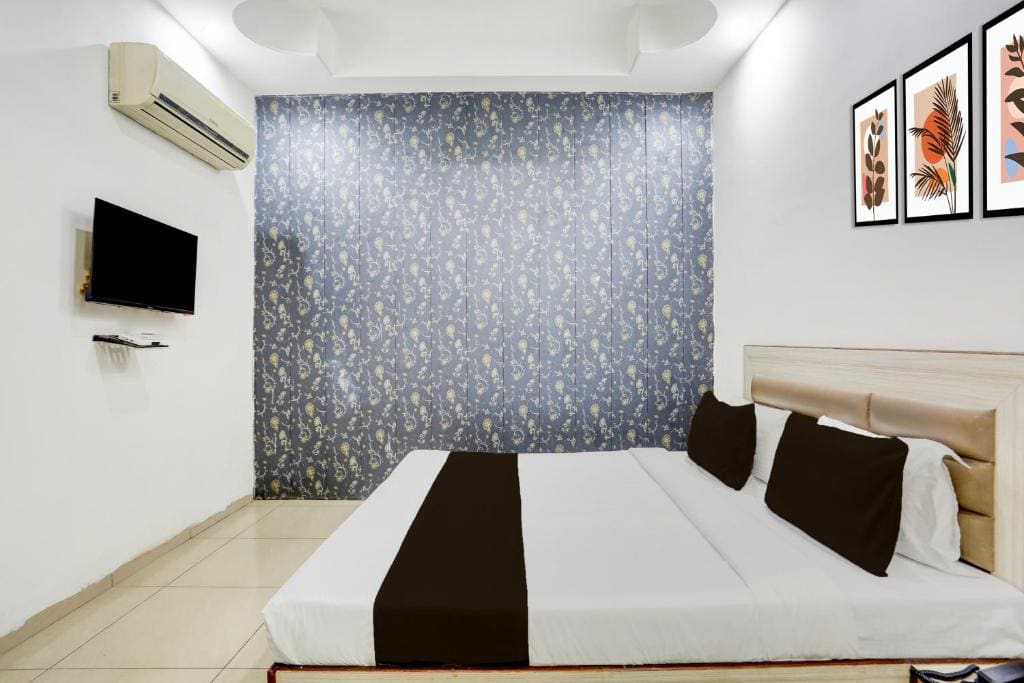 Hotel O Lohgarh Road Zirakpur Formerly JB Plaza - View 7