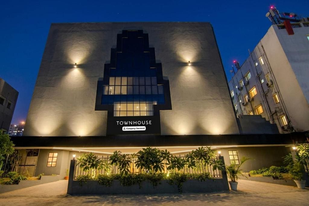 Super Townhouse Lakdikapul - Main view