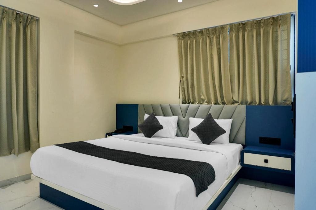 Palm Suites Baner- indian nationals only - View 6