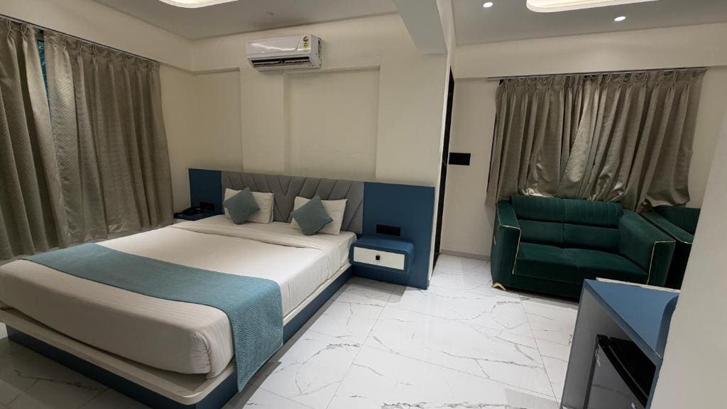 Palm Suites Baner- indian nationals only - View 7