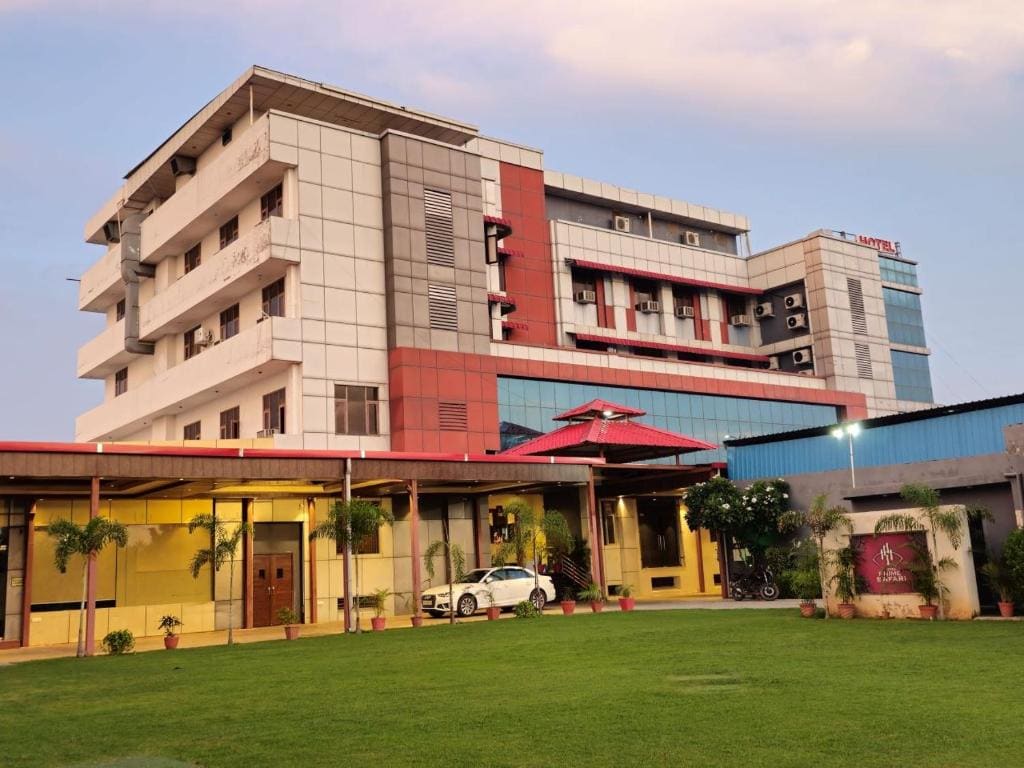 Hotel Prime Safari - Main view