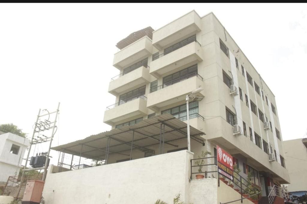 Primrose Guest House - Main view