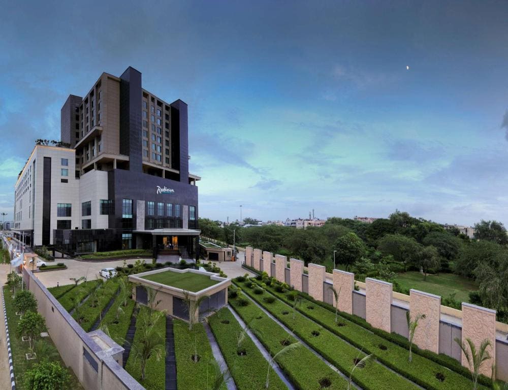 Radisson Blu Hotel New Delhi Paschim Vihar - View 2