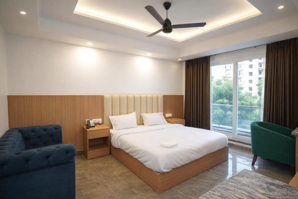 Royal Raven Hotel Greater Noida - View 2
