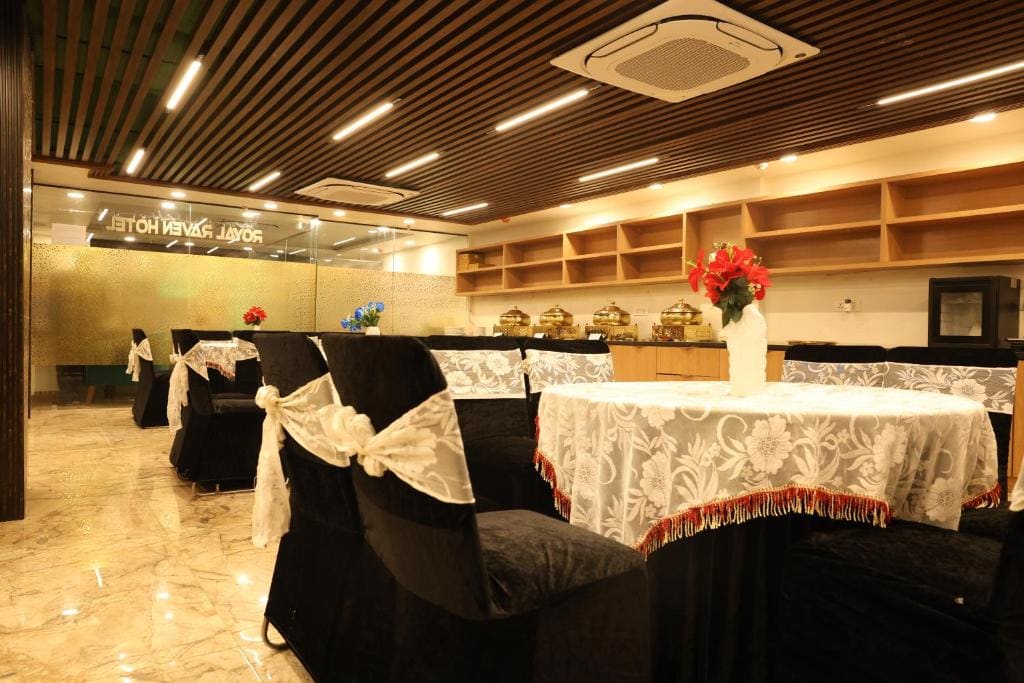 Royal Raven Hotel Greater Noida - View 3