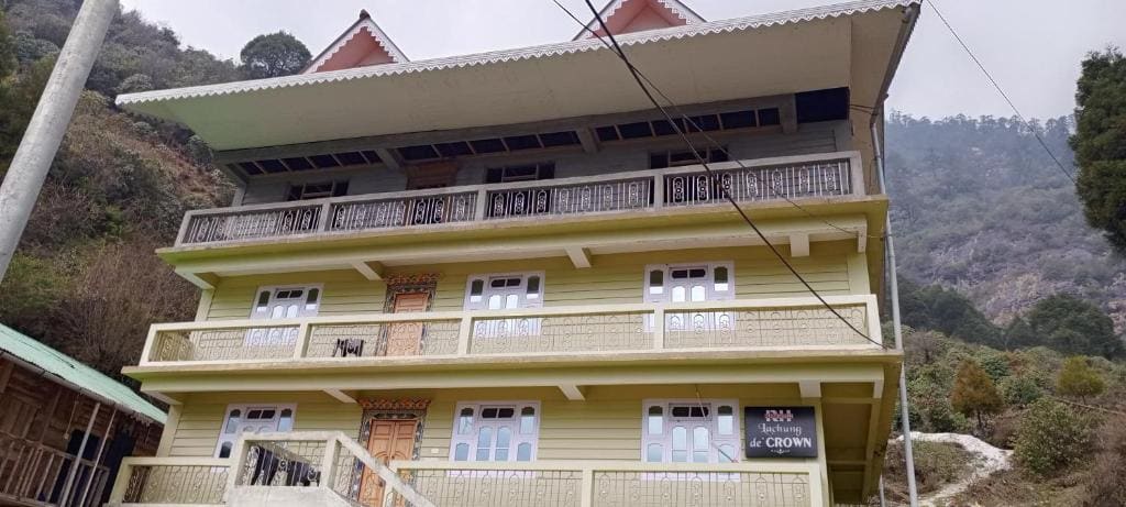 Rufina Lachung de'CROWN - View 6