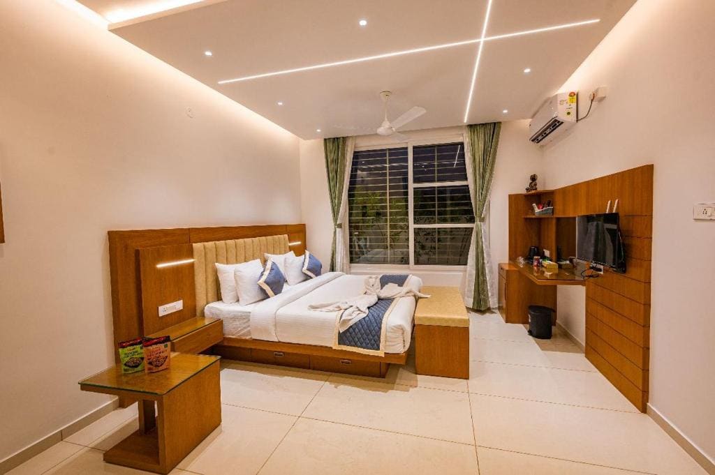 S R Luxury Stays - View 7