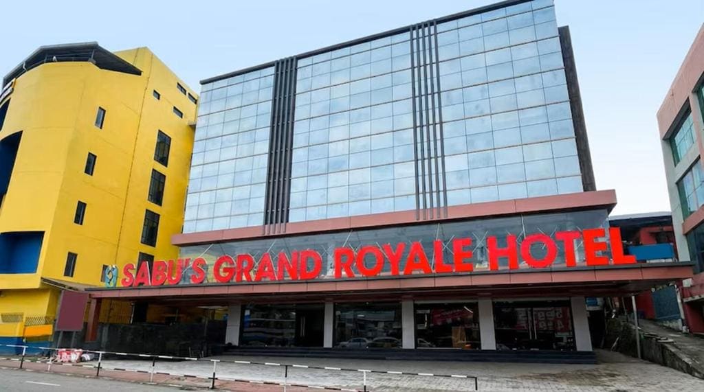 SABU's GRAND ROYALE HOTEL - Main view