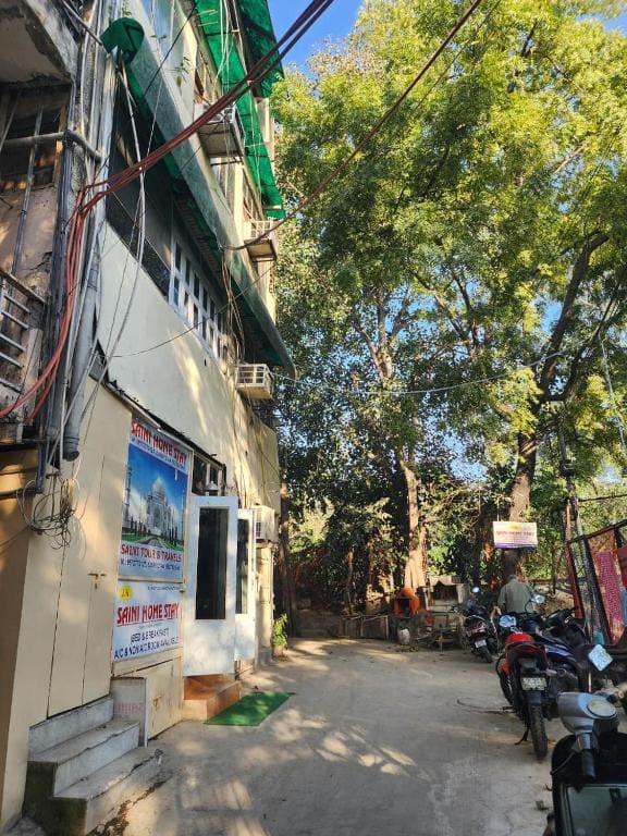 Hotel Saini - Main view