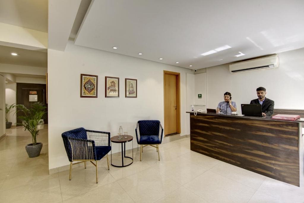 Saltstayz Select - Galleria Market & Golf Course Road - View 4