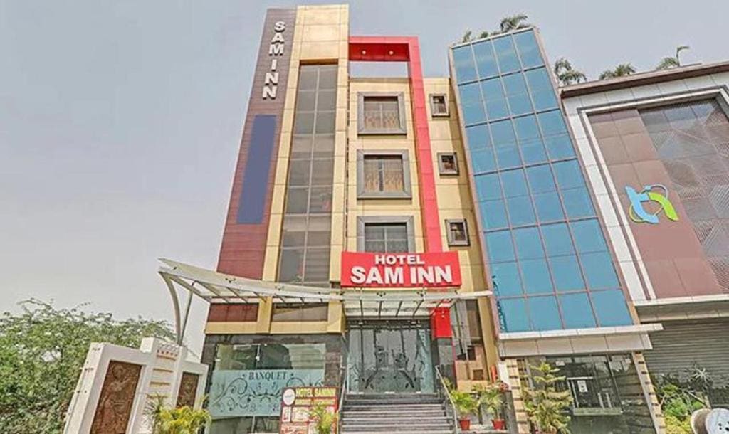 FabHotel Sam Inn - View 4