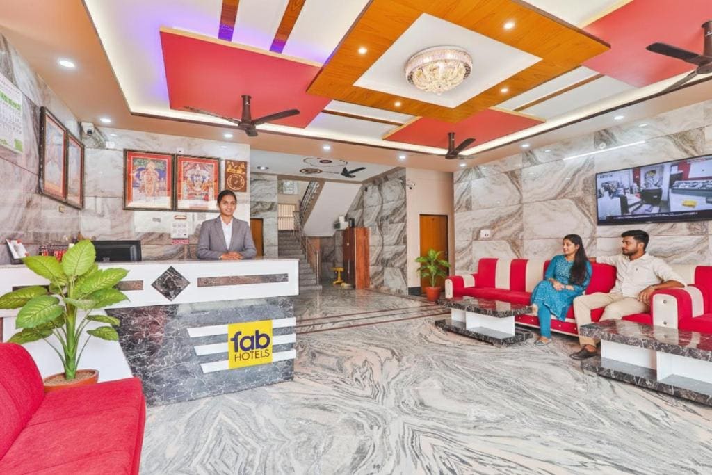 FabHotel Shree Venkatesh Nileyam - 300m from Ram Janam Bhumi - View 3
