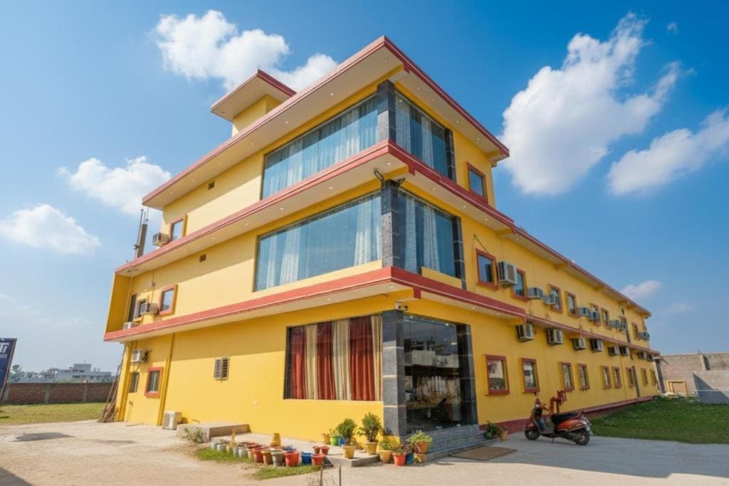 FabHotel Shree Venkatesh Nileyam - 300m from Ram Janam Bhumi - Main view