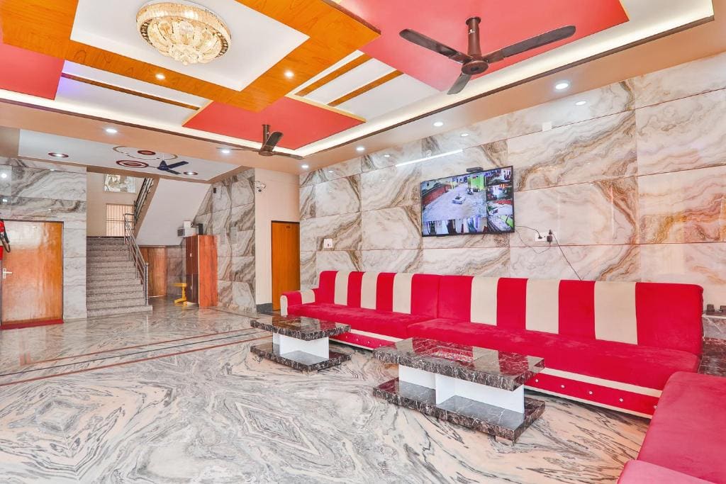 FabHotel Shree Venkatesh Nileyam - 300m from Ram Janam Bhumi - View 5