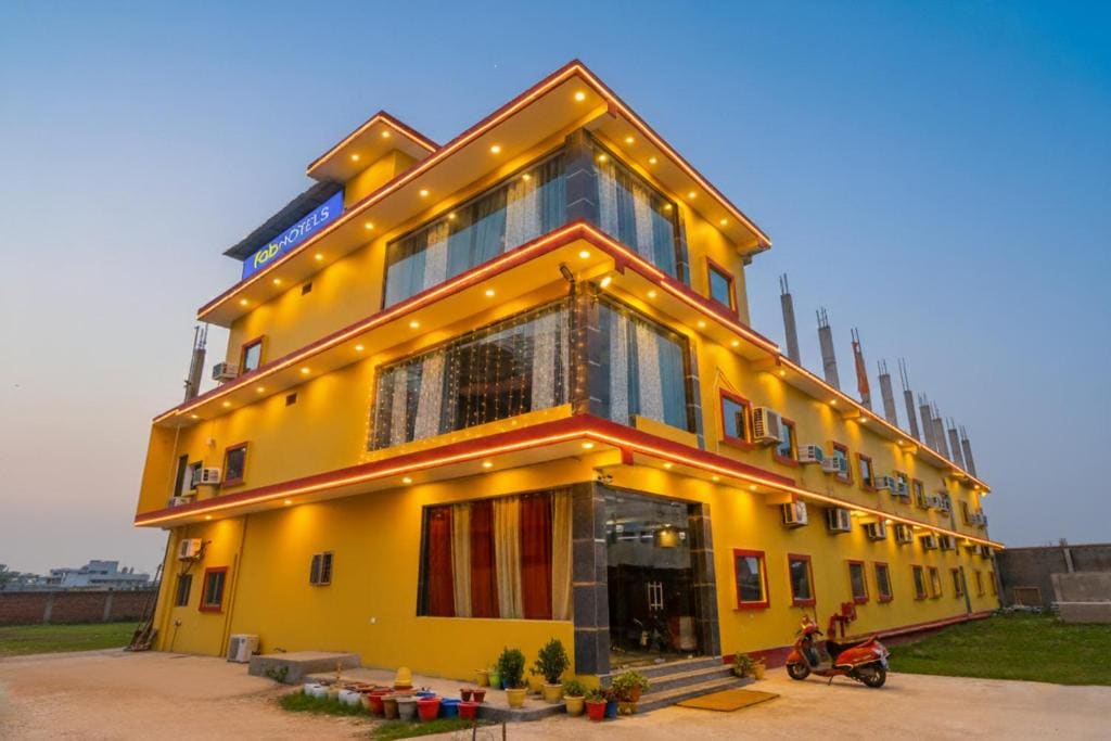 FabHotel Shree Venkatesh Nileyam - 300m from Ram Janam Bhumi - View 4
