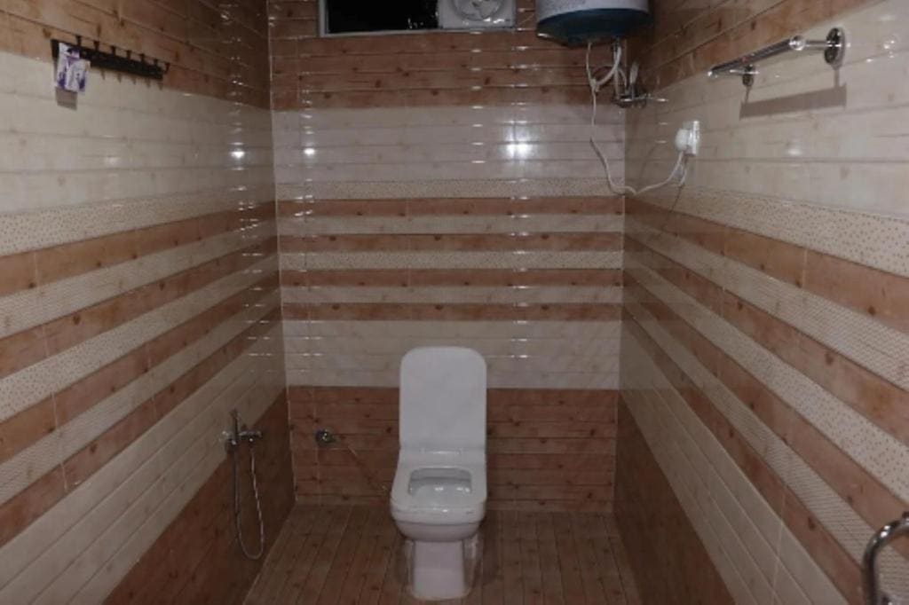 Shri Anand Hotel Berinag Shahgram with Parking included - View 7