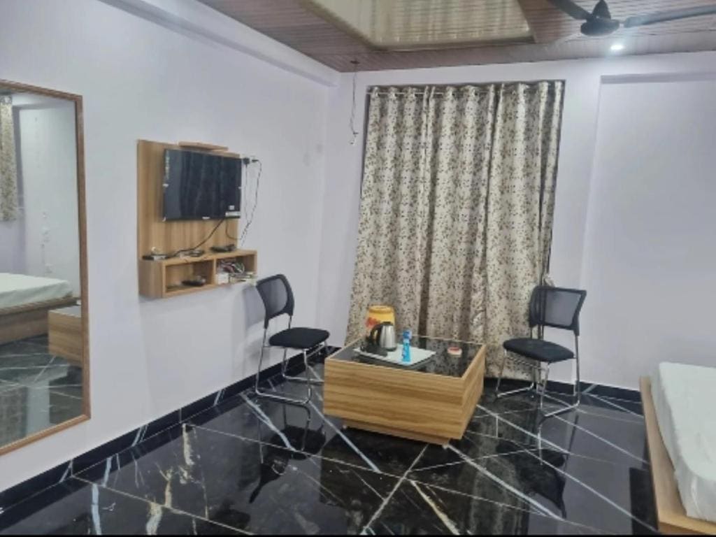 Shri Anand Hotel Berinag Shahgram with Parking included - View 5