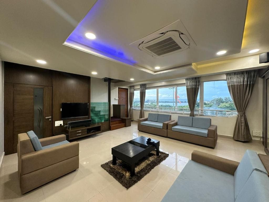 Siddharth Lake View Penthouse - Vista 2