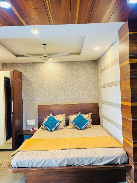Siddharth Lake View Penthouse - Vista 5
