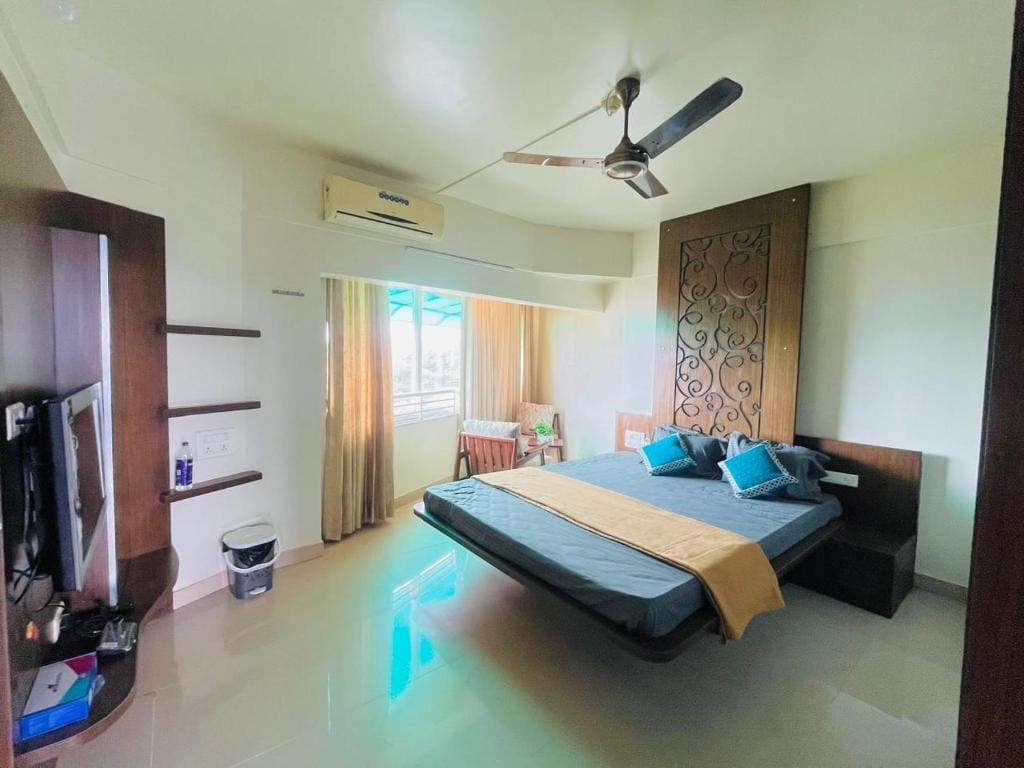 Siddharth Lake View Penthouse - Vista 6