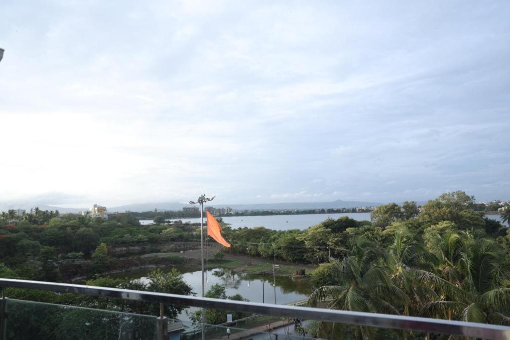Siddharth Lake View Penthouse - Vista 7